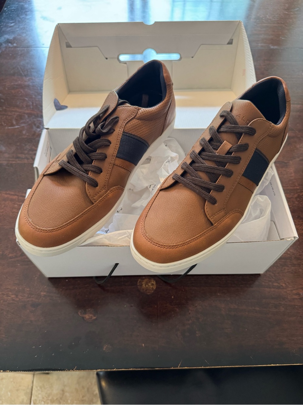 Aldo Men's Casual Brown Leather Sneakers with Black Accent 10.5